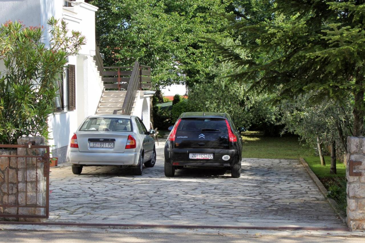 Apartments With A Parking Space Vantacici, Krk - 5425 Eksteriør bilde